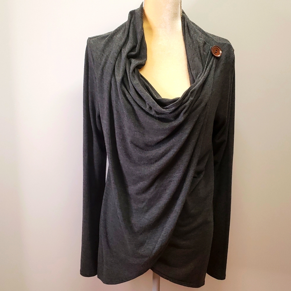 Chatoyant size M faux wrap gray top.  E89
